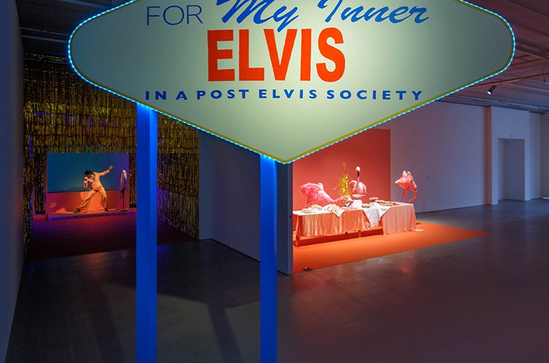 Maja Fredin, installationsvy Searching for my Inner Elvis in a Post Elvis Society, Bonniers Konsthall, 2023. Jean-Baptiste Béranger
