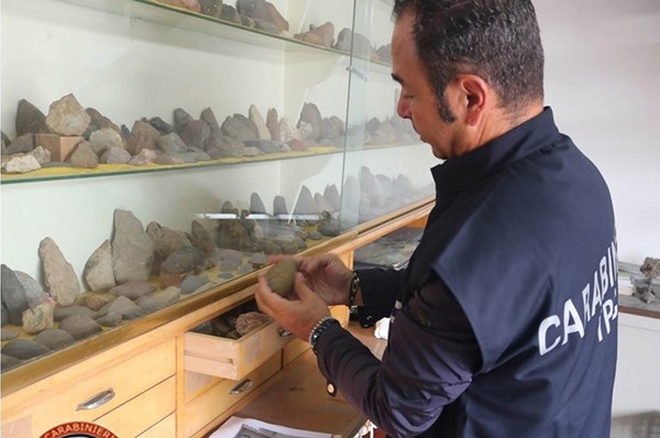 85 gripna i insats mot konststölder