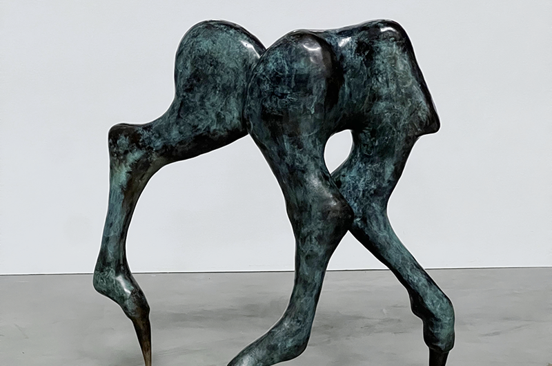 Sally von Rosen, Mrs. Sphere, 2024 Bronze, copper nitrates, antique wax, Unique. 73 x 56 x 15 cm. Foto: Sally von Rosen