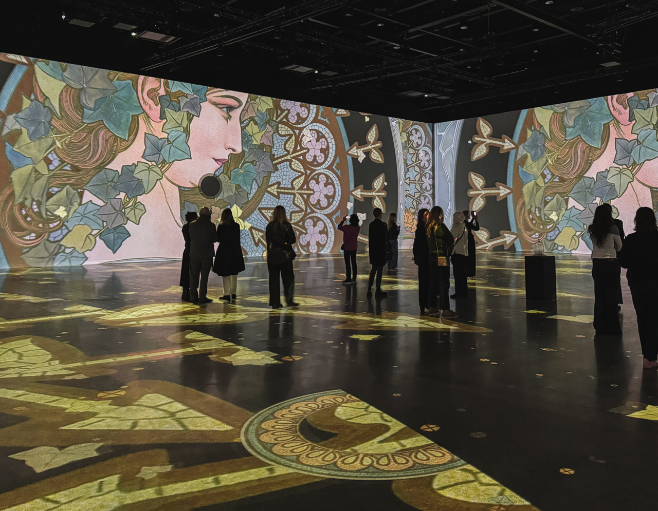 Mucha – Beyond Art Nouveau