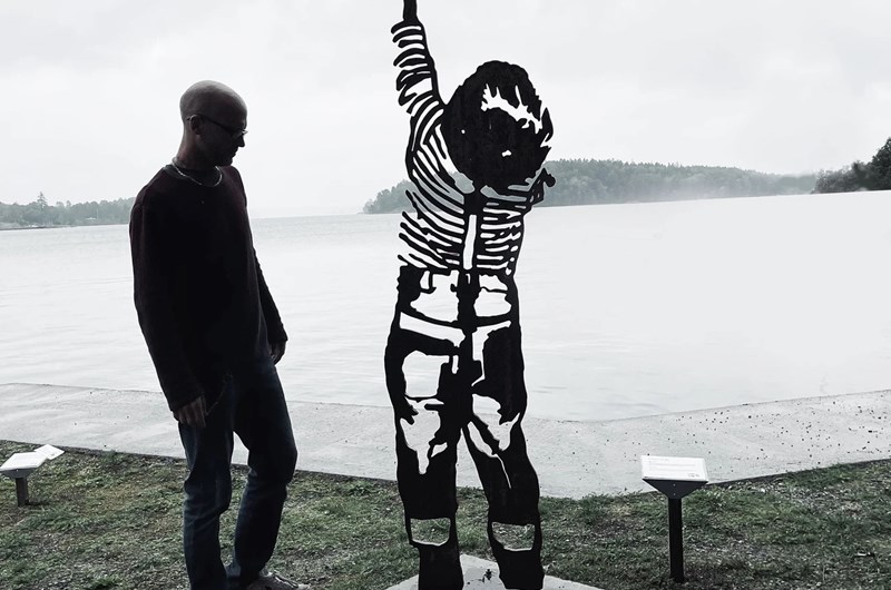 "Rex" skulptur i stål, offentligt verk till försäljning. Finns för visning på Galleri Roddarhuset i Vaxholm.