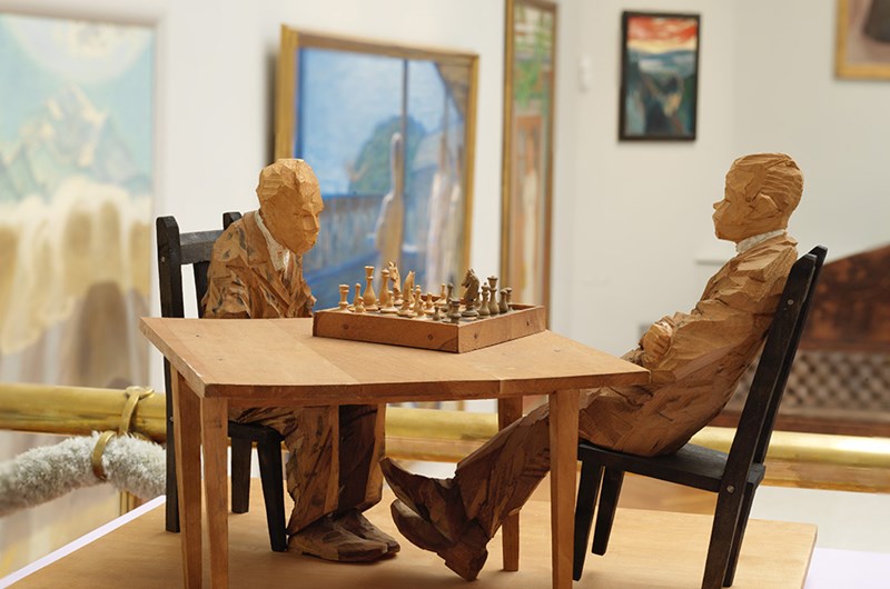 Axel Döderhultarn Petersson, Schackspelaren, Döderhultarnmuseet i Oskarshamn. Foto: Per Myrehed