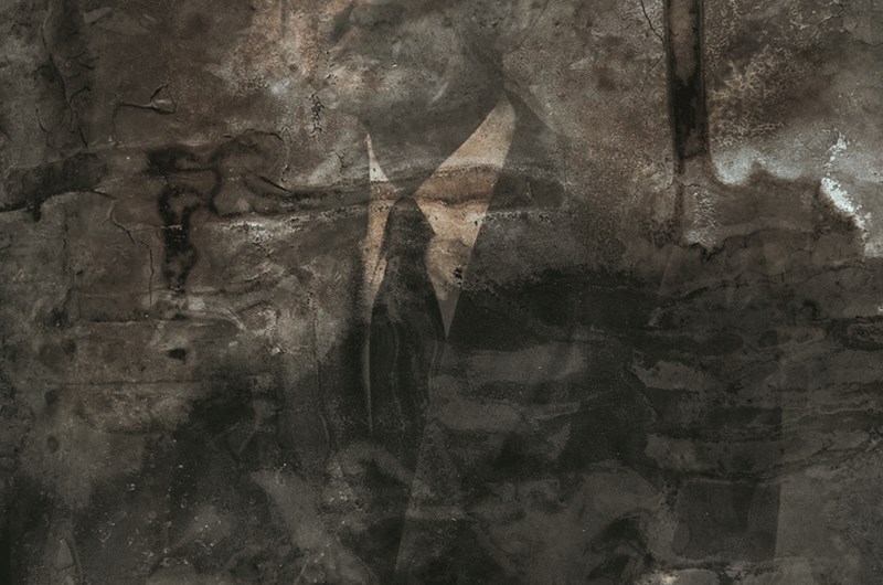 Suzuki Mayum, Shio, carpenter, 1994. Original photo by Atsushi Sasaki, The 2oth century