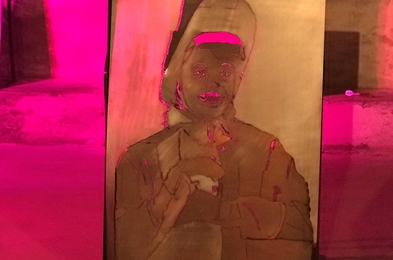 Verk: Gladys Theus svetserska på R.B Keiser Shipyard 1940, i metall