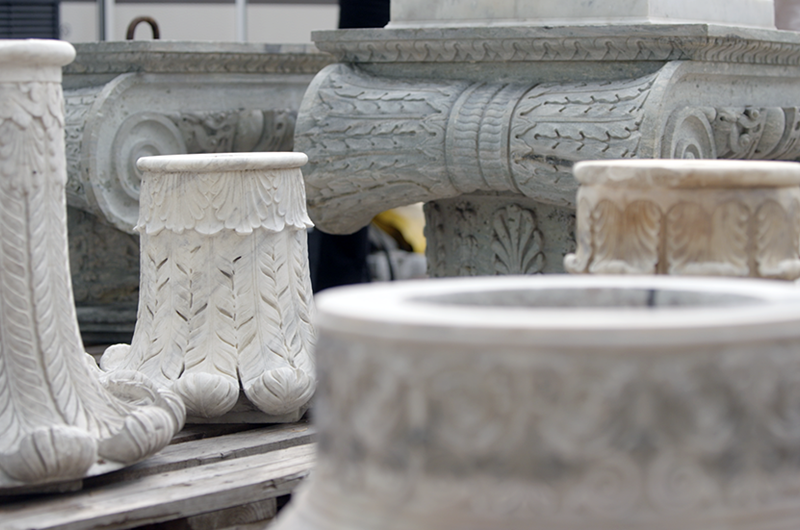 Delar av kolonner, utsmyckningar från det ursprungliga museet. Foto: Palle Lindqvist