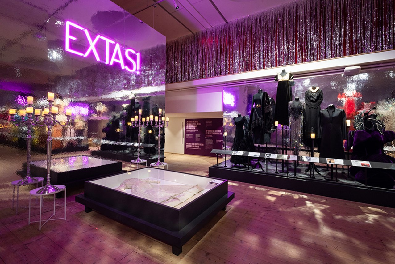 EXTAS!