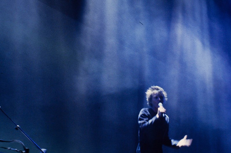 Laurie Anderson, Stories from the Nerve Bible, 1995, performance med projektioner Foto: Adriana Friere