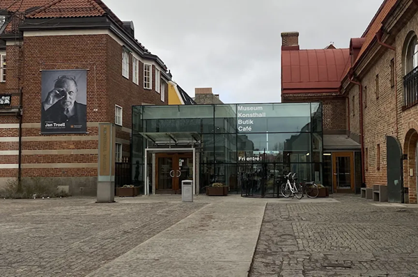 Regionsmuseet i Kristianstad ställer Absolut Fashion Cocktail