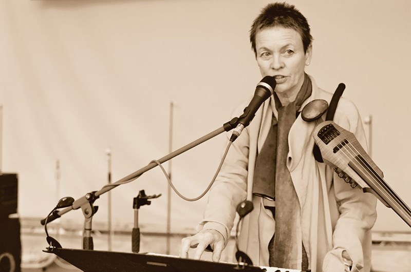 Laurie repeterar i Rom, Italien, på The Homeland tour, 2008 foto: Courtesy of Canal Street Communications