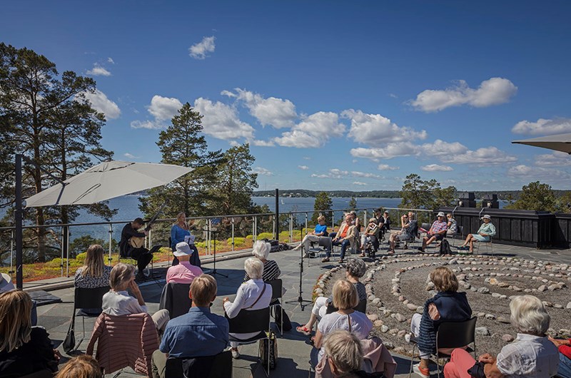 Malena Ernmans och Jonas Nordbergs konsert på Artipelags takterrass söndagen den 13 juni 2021. Foto: Hilda Arneback