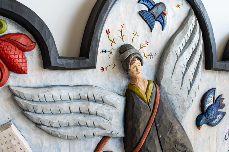 Detalj. Triptyk "Ester Duva" Utsmyckning Lycksele Bostäder. 
