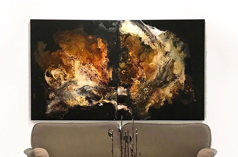 "Svarta Verk" diptyk på linneduk. Såld via Galleri Kabusa Skåne. 