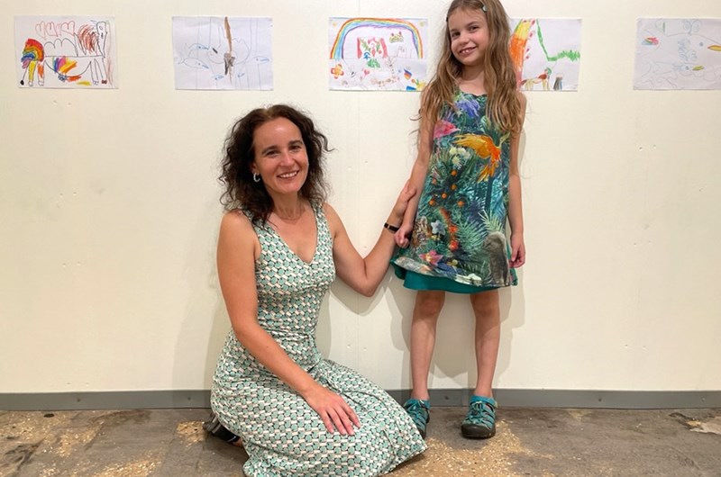 Magdalena Ljung och Emilia Ljung utgör ett konstnärsteam med "Ögonblick" på utställningen. Text av Magdalena och bilder av Emma 