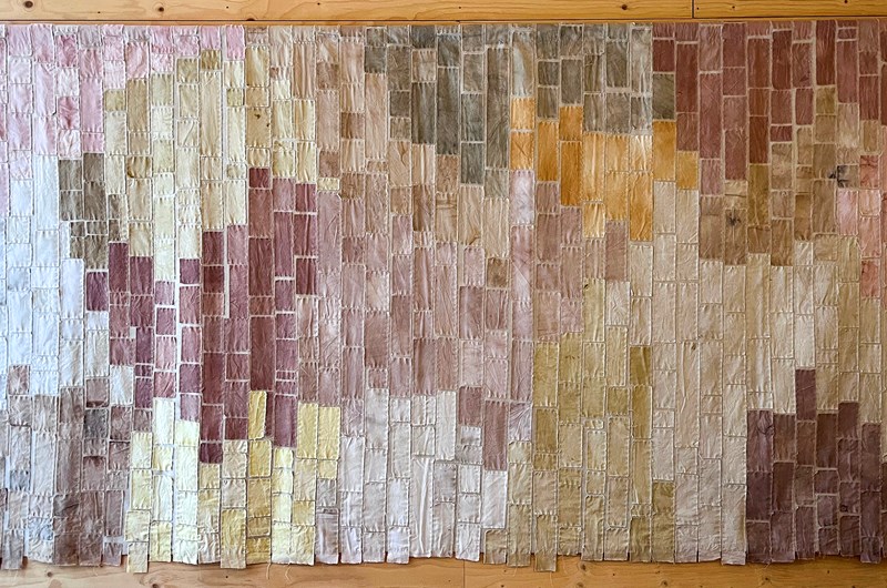Sara Nordgren f. 1977, Mariefred. Verona, 2025. Textil, 246 × 141 cm.