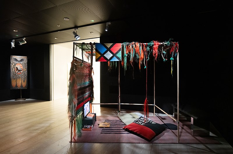 Nkuli Mlengeni-Berg, Livet och trasornas väv, Foto: Sven-Harrys konstmuseum
