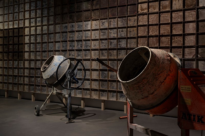 Alice Indi Ryne, Mire Lee, Look, I'm a fountain of filth raving mad with love, 2024 Installation view, territory, Sprüth Magers, Berlin, 2024 Courtesy of the artist and Sprüth Magers. Foto:  Ingo Kniest