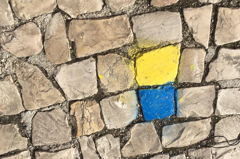 Gatsten i Lissabon med hälsning till Ukraina