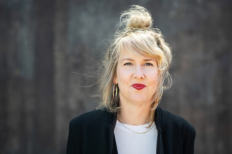 Stina Edblom, konstnärlig ledare för Art Inside Out. 