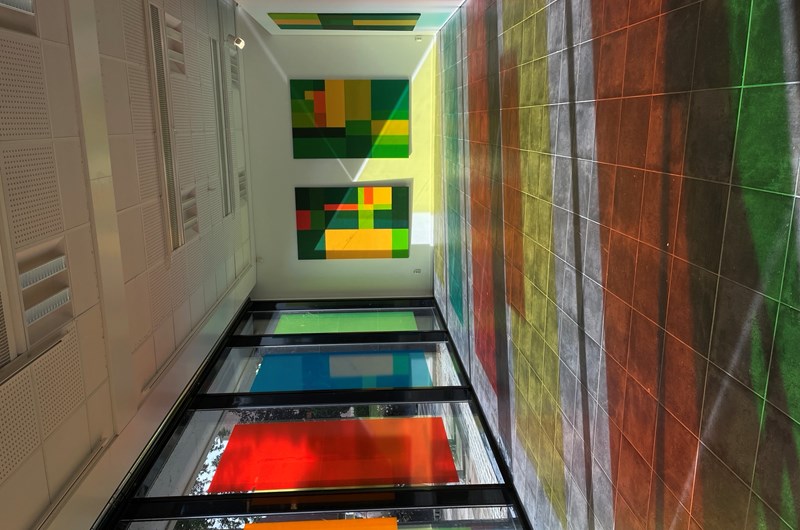 Installationsvy i utställningen " Gemensamma färger" i Nässjö konsthall  av Jolanta Nowaczyk