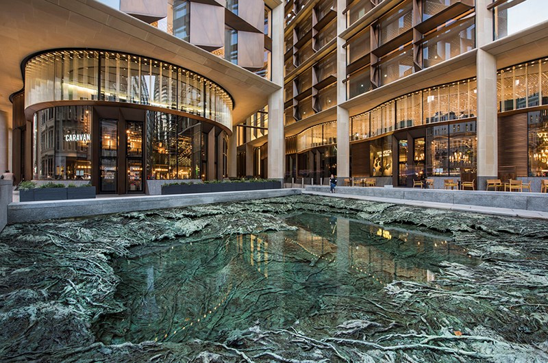  "Forgotten Streams", 2017,  är placerad på Bloombergs nya europeiska huvudkontor i London .