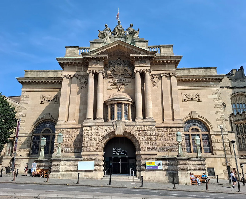 Mer än 600 föremål stulna i kupp mot museum