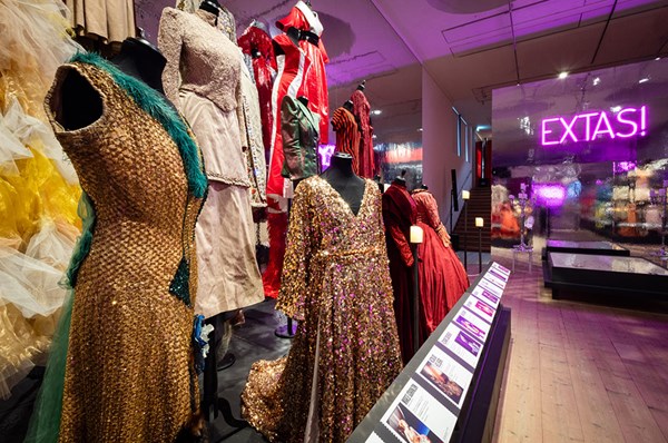 Millesgården bestulna på klänningar från utställning