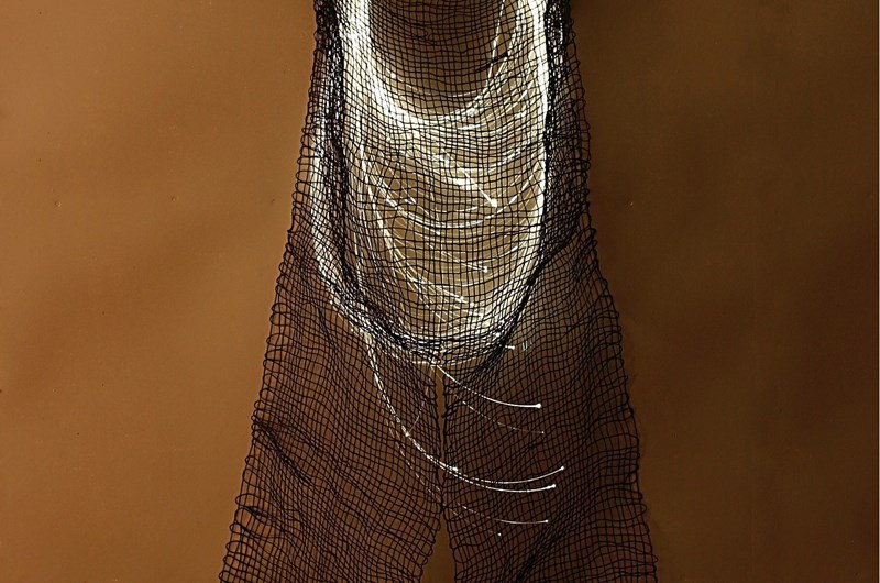 Life Source, papperssnöre och fiberoptik, 80x180x45 cm
